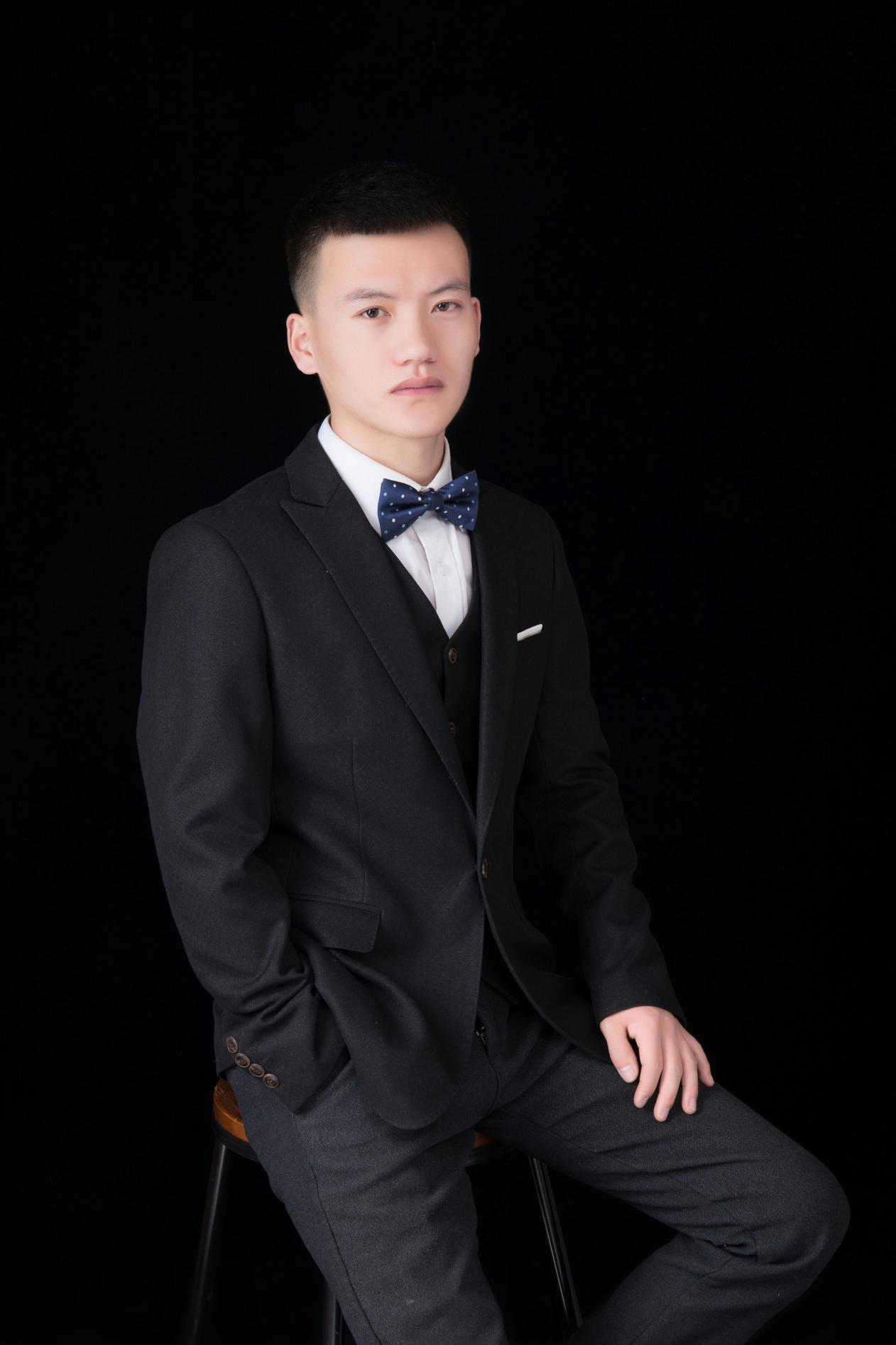  達海東 設(shè)計師